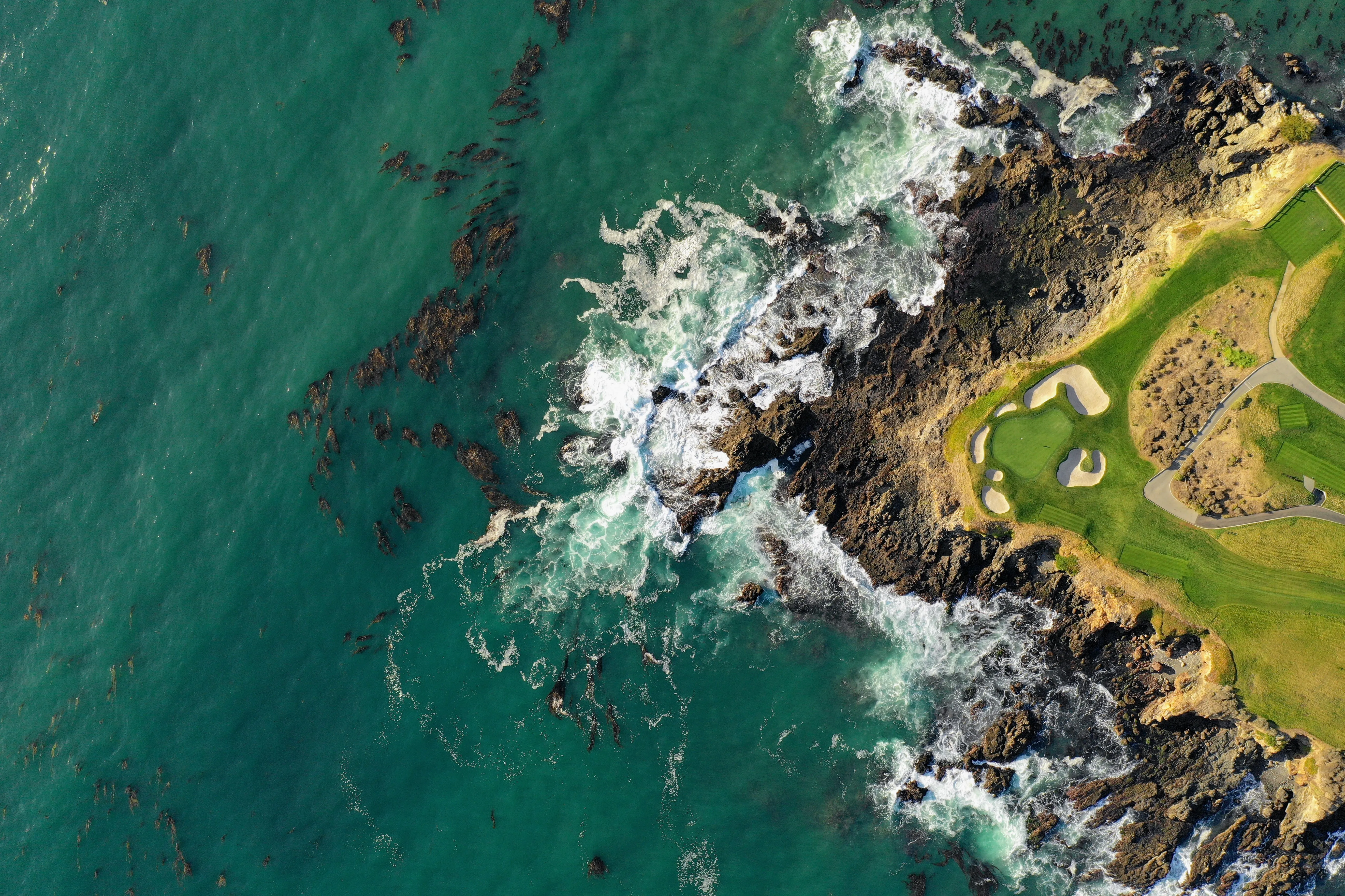 Goilfreisen mit der Gruppe und Golfturnier